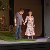 AFTER LIFE - HIT NETFLIXU NA JEZERCE